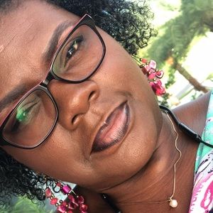 Meet your Posher, Deirdre